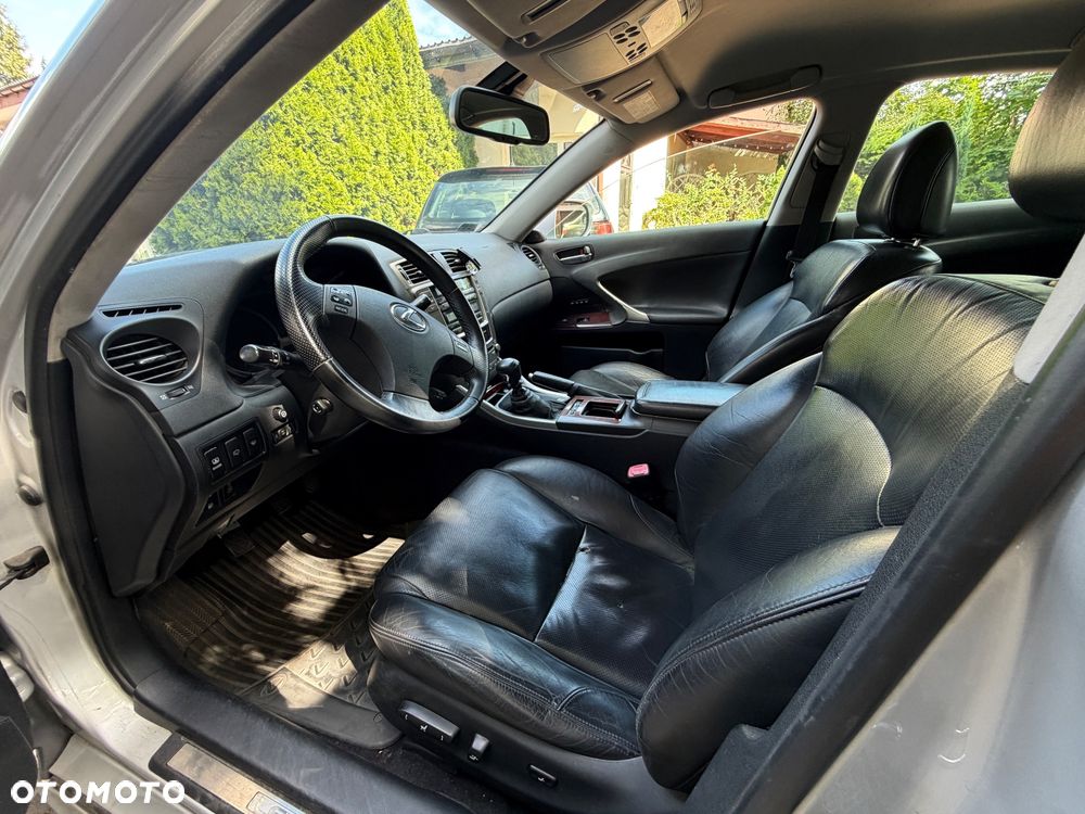 Lexus IS 220 D Prestige - 8