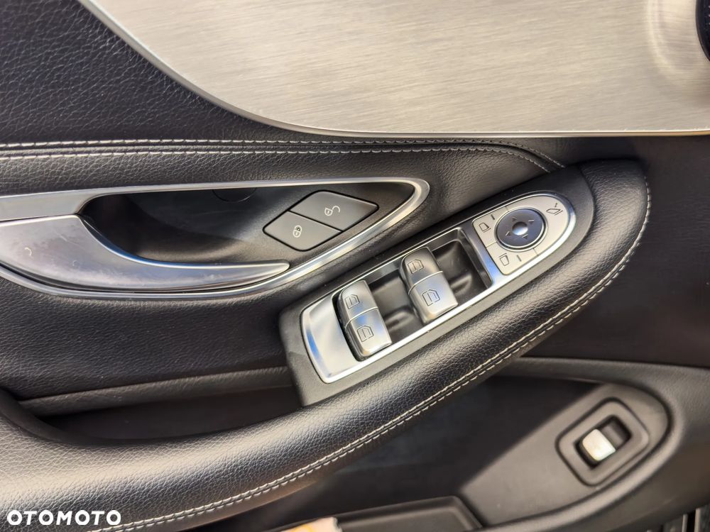 Mercedes-Benz Klasa C 220 CDI 7G-TRONIC Edition - 37