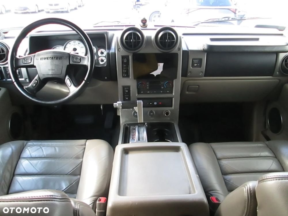 Hummer H2 6.0 V8 - 35
