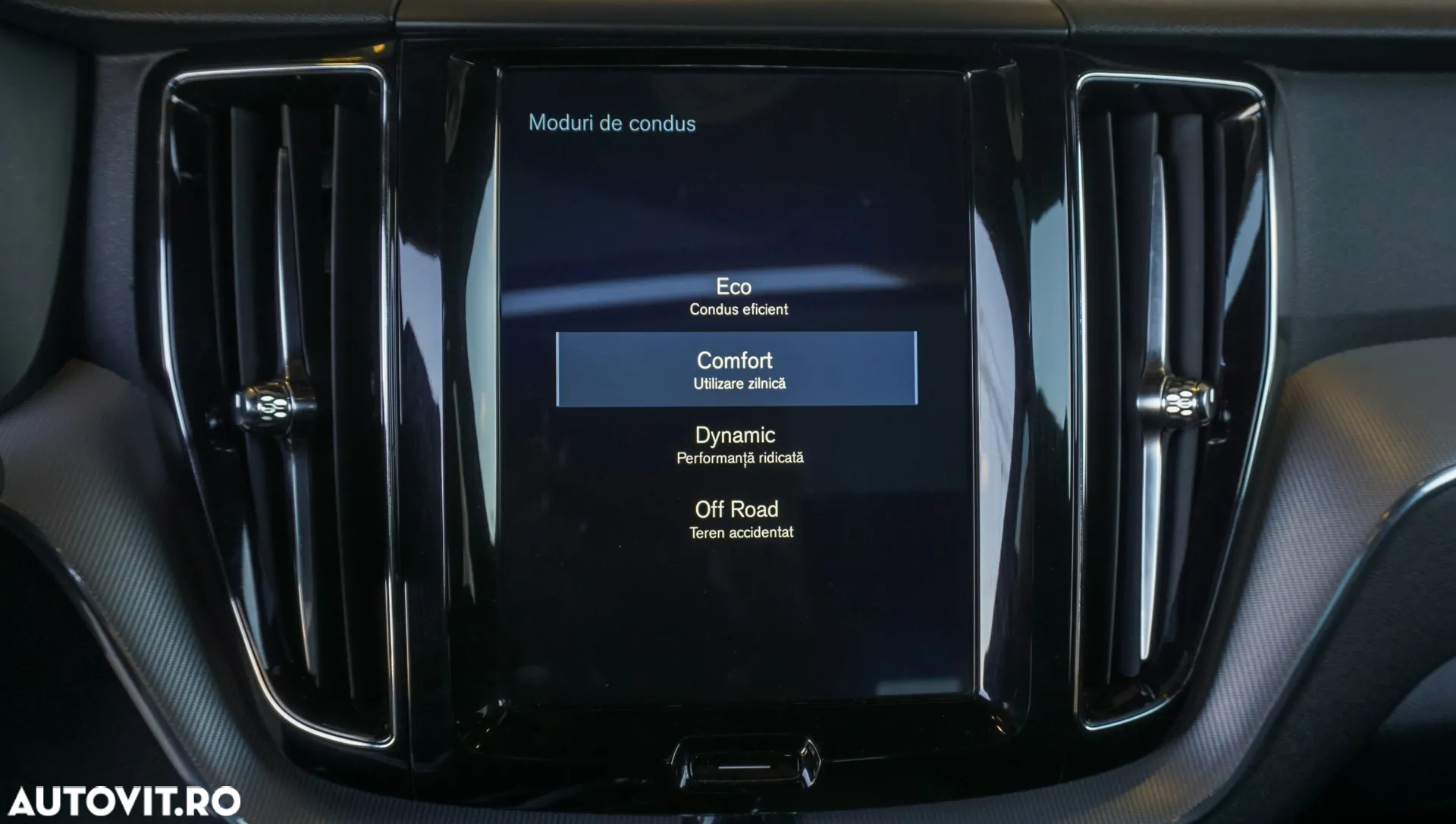 Volvo XC 60 D5 AWD Geartronic RDesign - 14