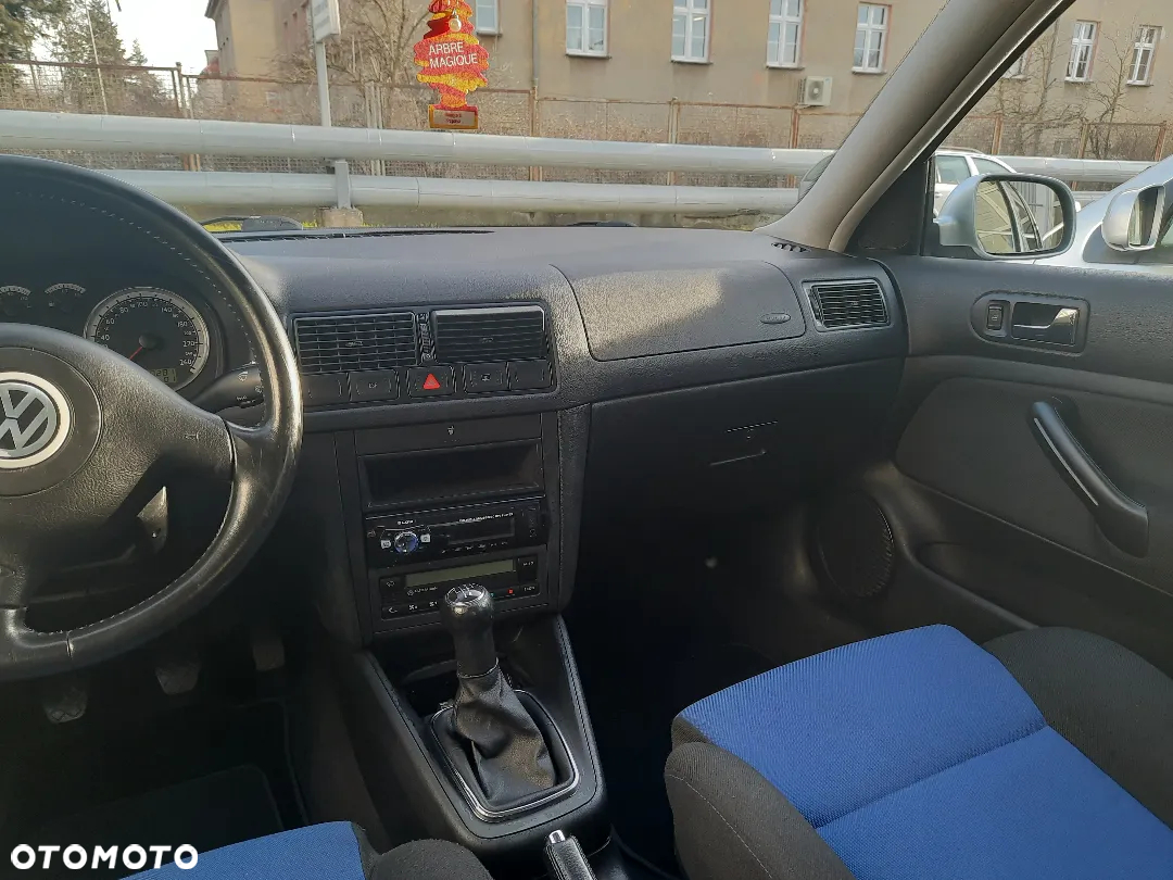 Volkswagen Golf - 11