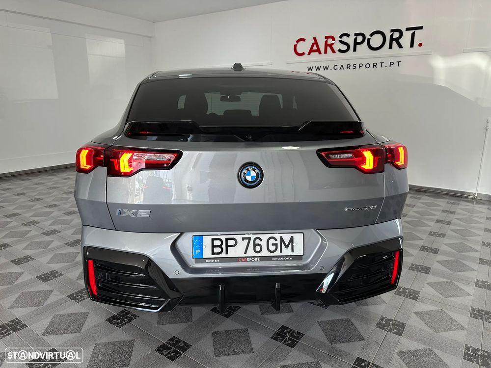 BMW iX2 eDrive20 Pack Desportivo M - 6