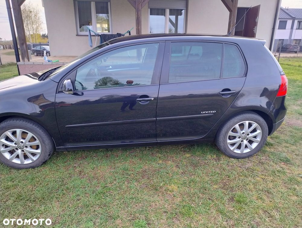 Volkswagen Golf - 5