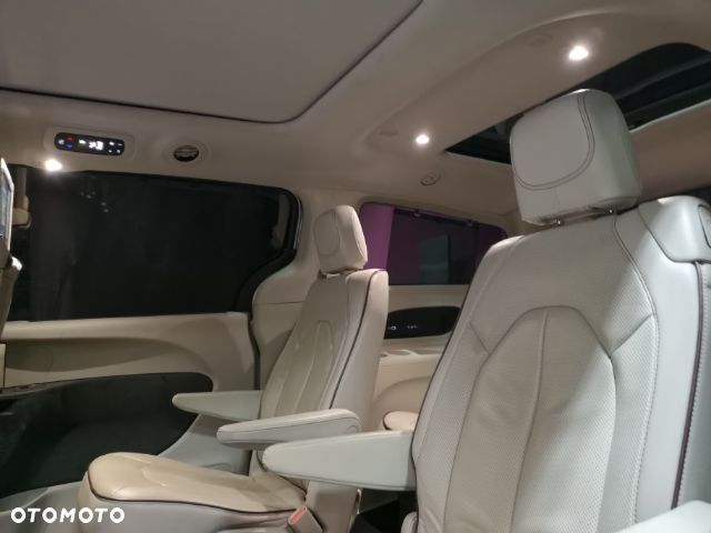 Chrysler Pacifica - 9