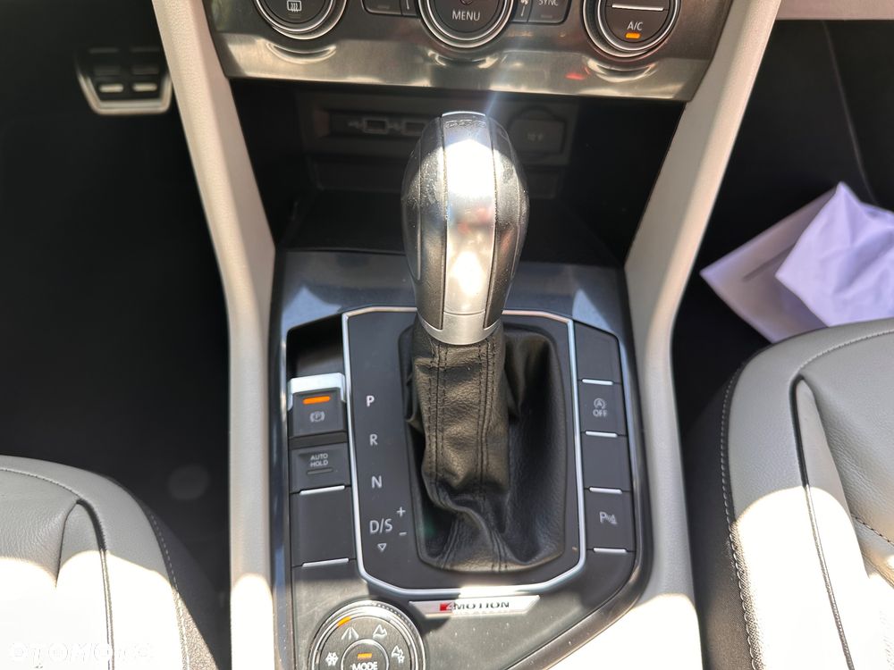 Volkswagen Tiguan - 36