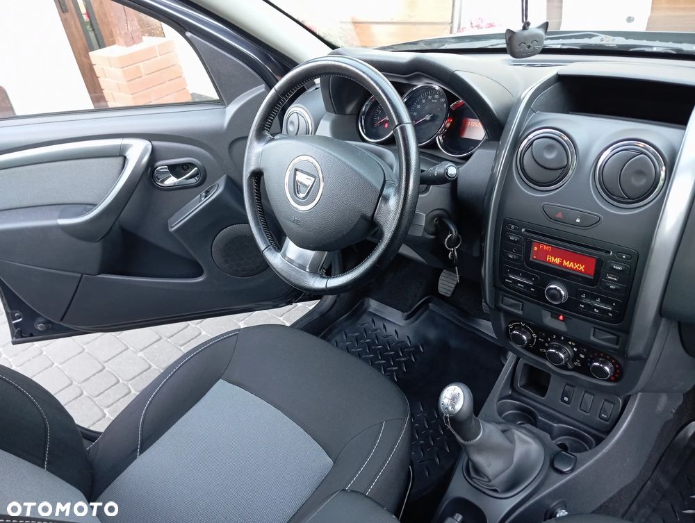 Dacia Duster 1.6 SCe Laureate S&S - 6