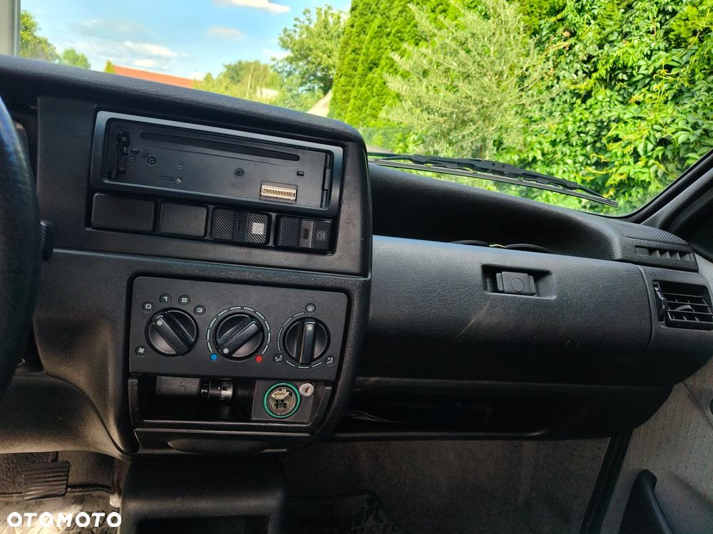 Volkswagen Polo 1.0 CL - 27