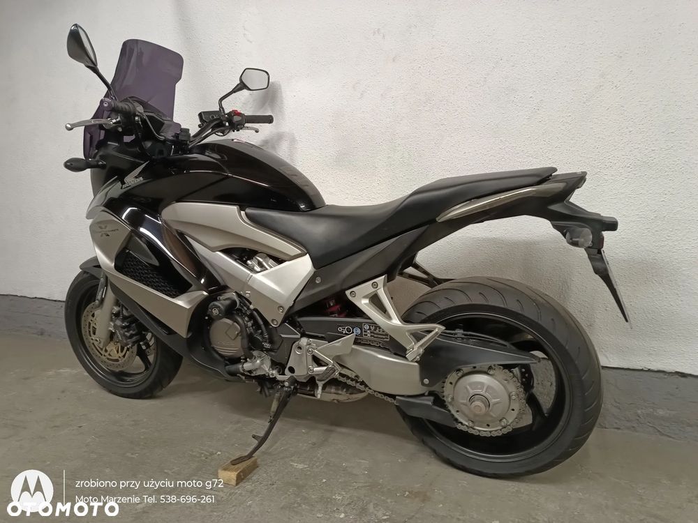 Honda VFR - 16