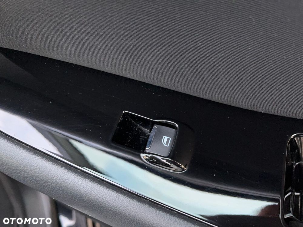 Ford S-Max 2.5 Hybrid Titanium CVT - 24