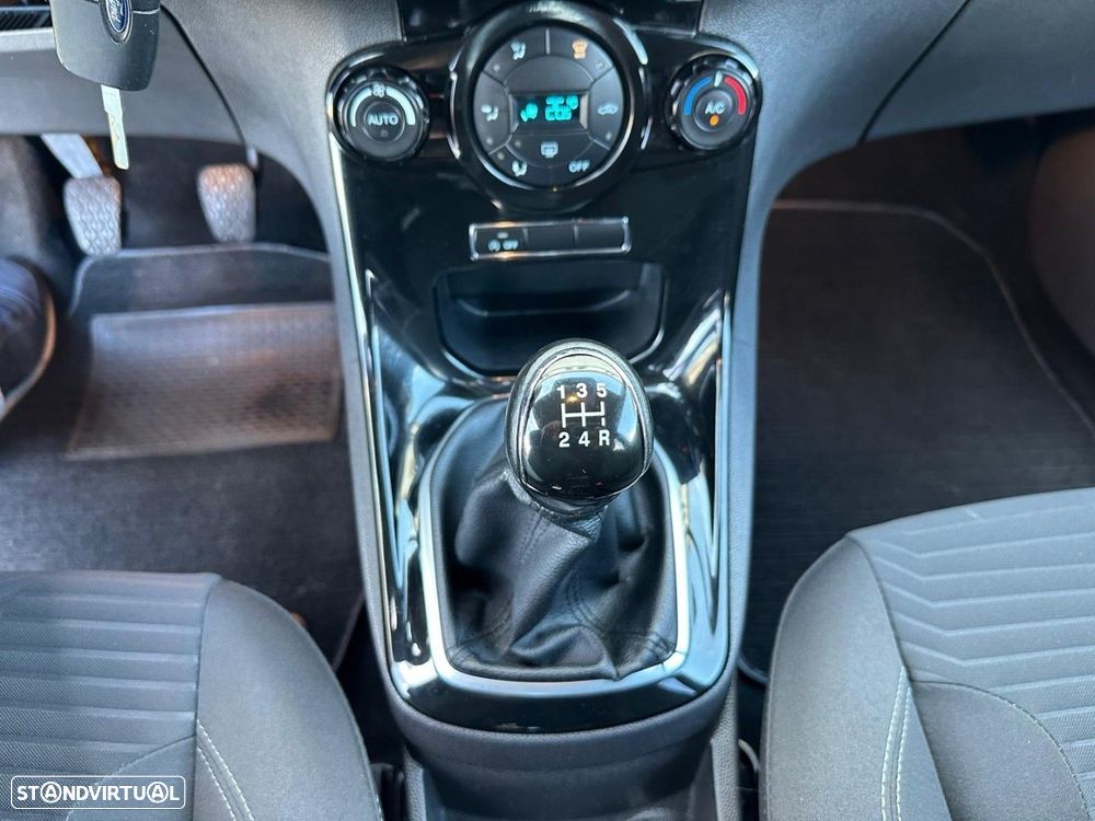 Ford Fiesta 1.0 T EcoBoost Titanium - 21
