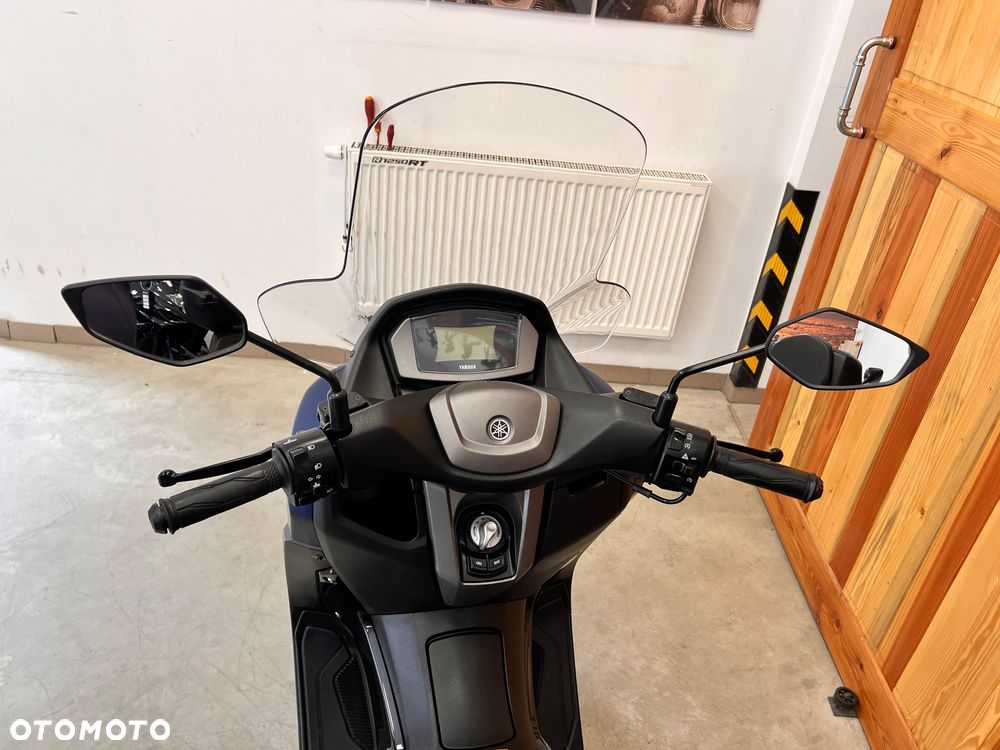 Yamaha NMAX - 24