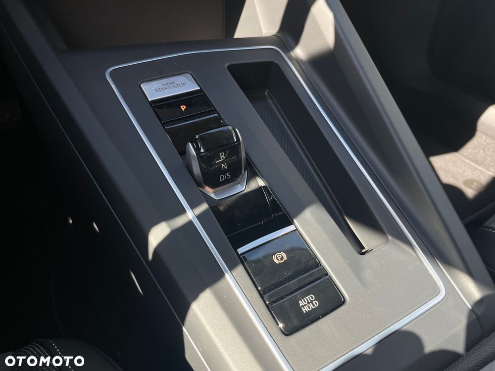 Volkswagen Golf - 22