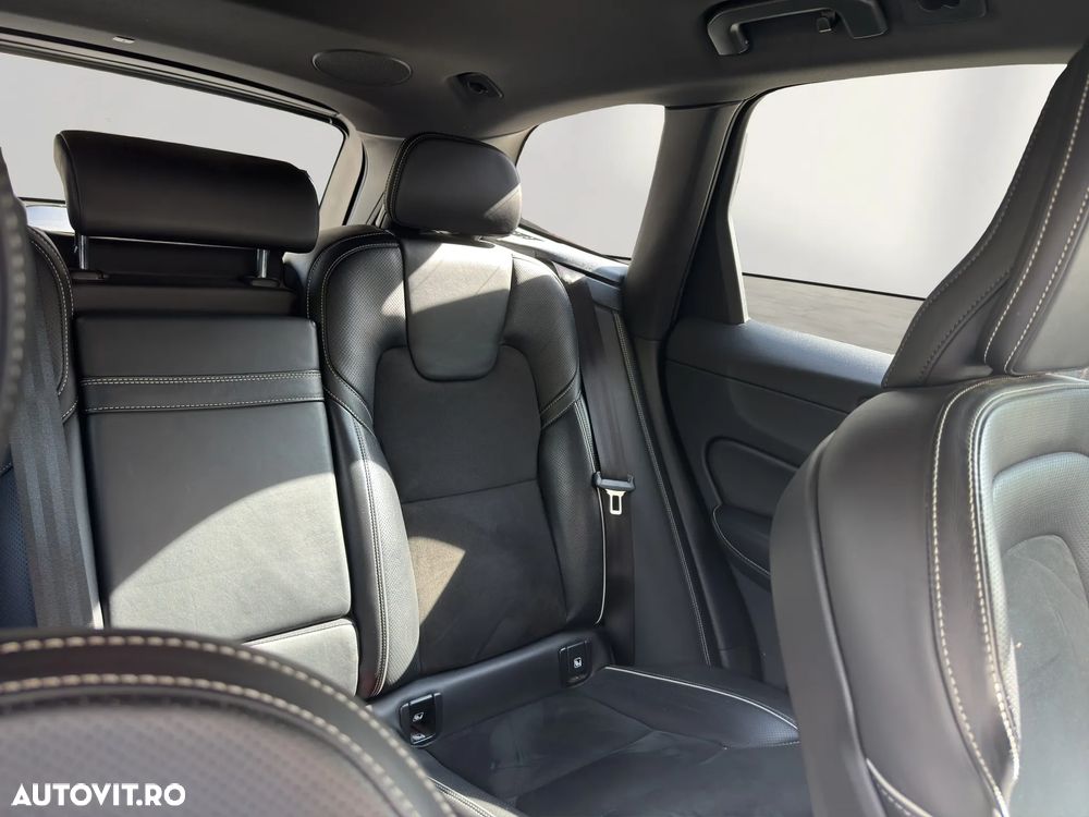 Volvo XC 60 D5 AWD Geartronic RDesign - 18