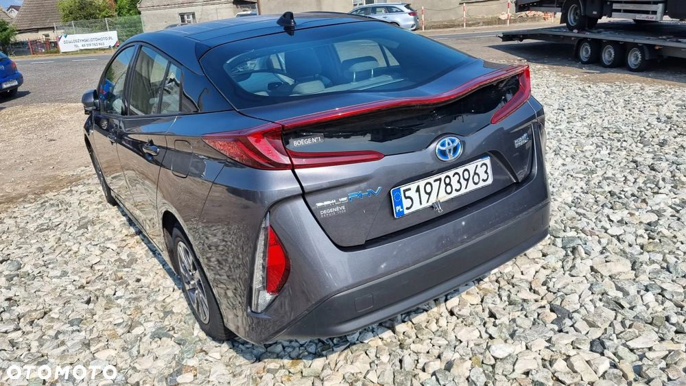 Toyota Prius Hybrid Executive - 12