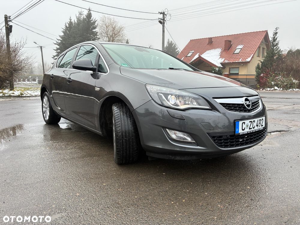 Opel Astra 1.4 Turbo Cosmo - 4