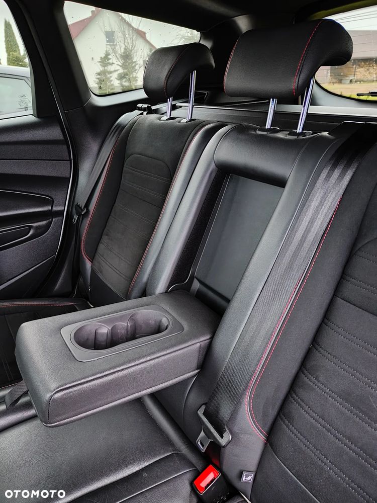 Ford Kuga 2.0 TDCi FWD ST-Line - 38