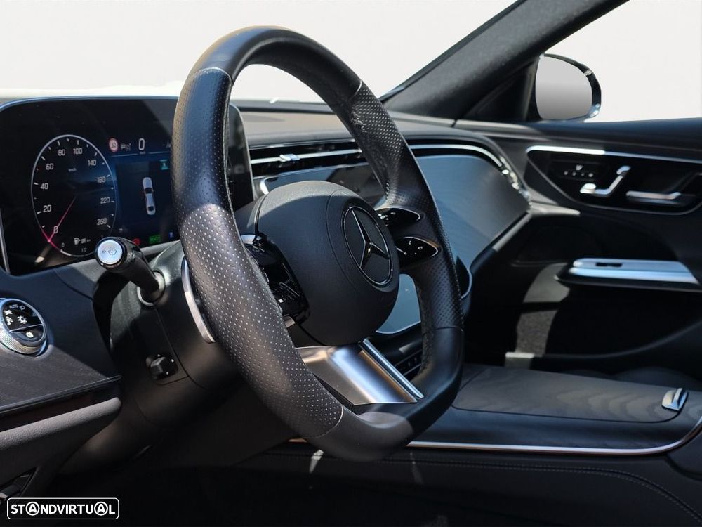 Mercedes-Benz E 300 — fotografia 10