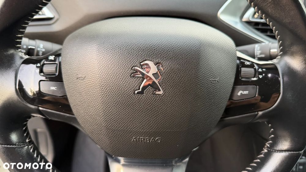 Peugeot 308 1.2 PureTech GPF Allure Pack S&S - 31