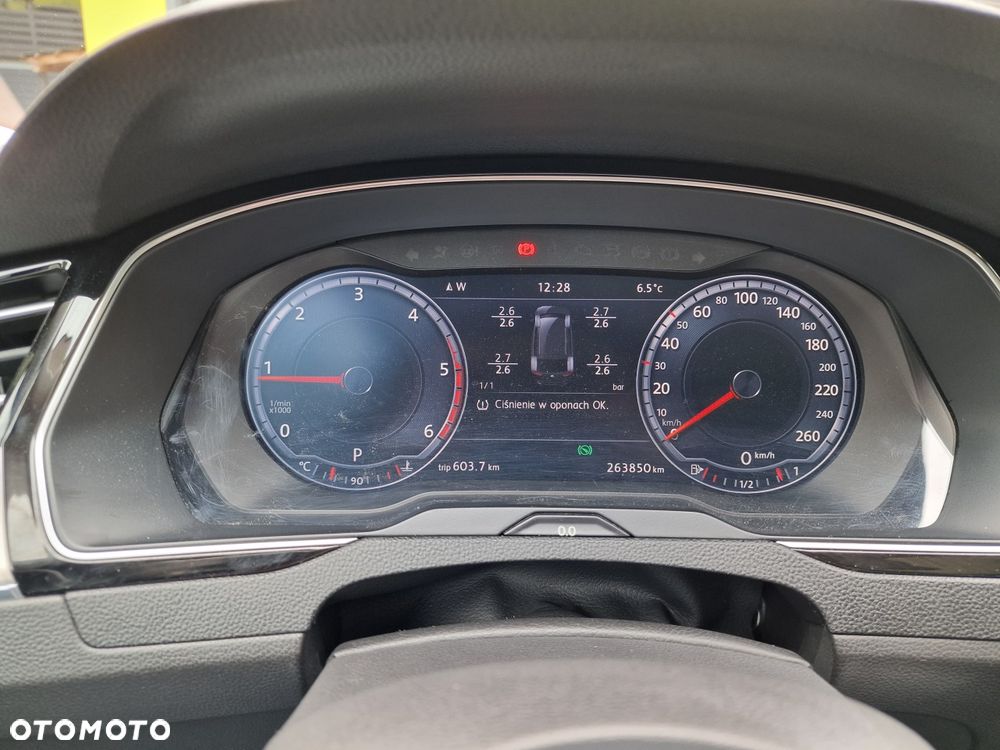 Volkswagen Passat Variant 2.0 TDI Bi-Turbo BMT 4Mot Highline DSG - 16