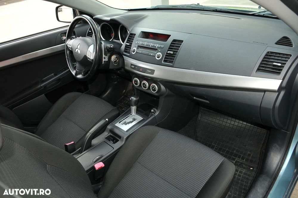 Mitsubishi Lancer 1.8 CVT Intense - 12