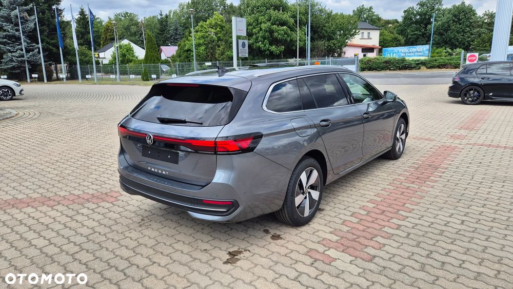 Volkswagen Passat - 8