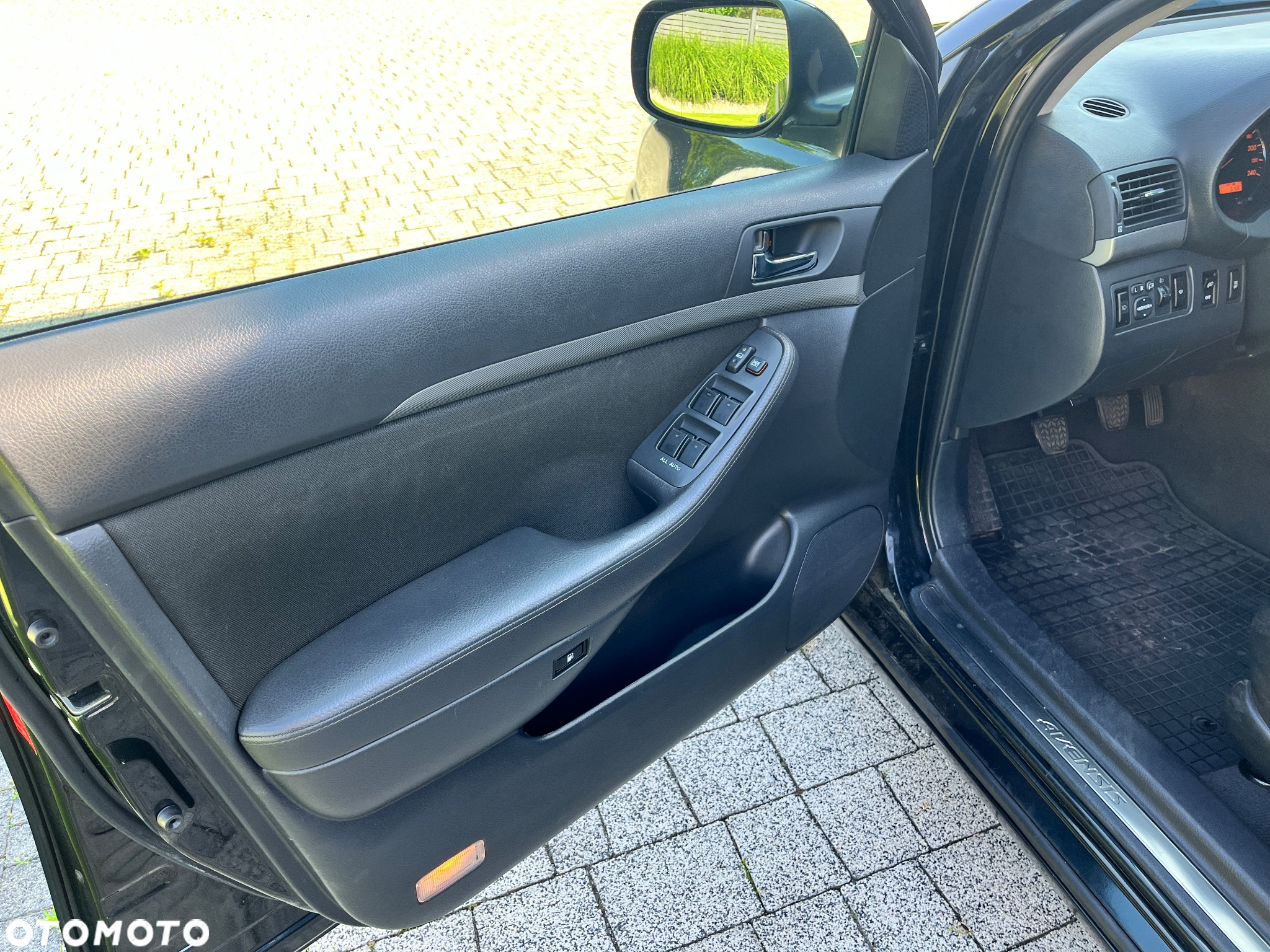 Toyota Avensis 1.8 VVT-i Sol - 8