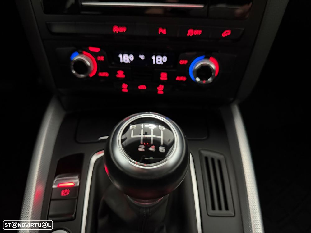 Audi Q5 2.0 TDI Business Line S-line - 25