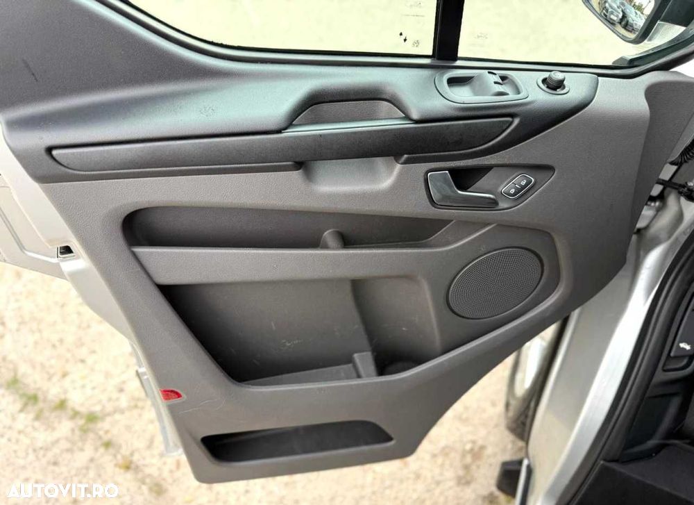Ford TRANSIT CUSTOM - 17
