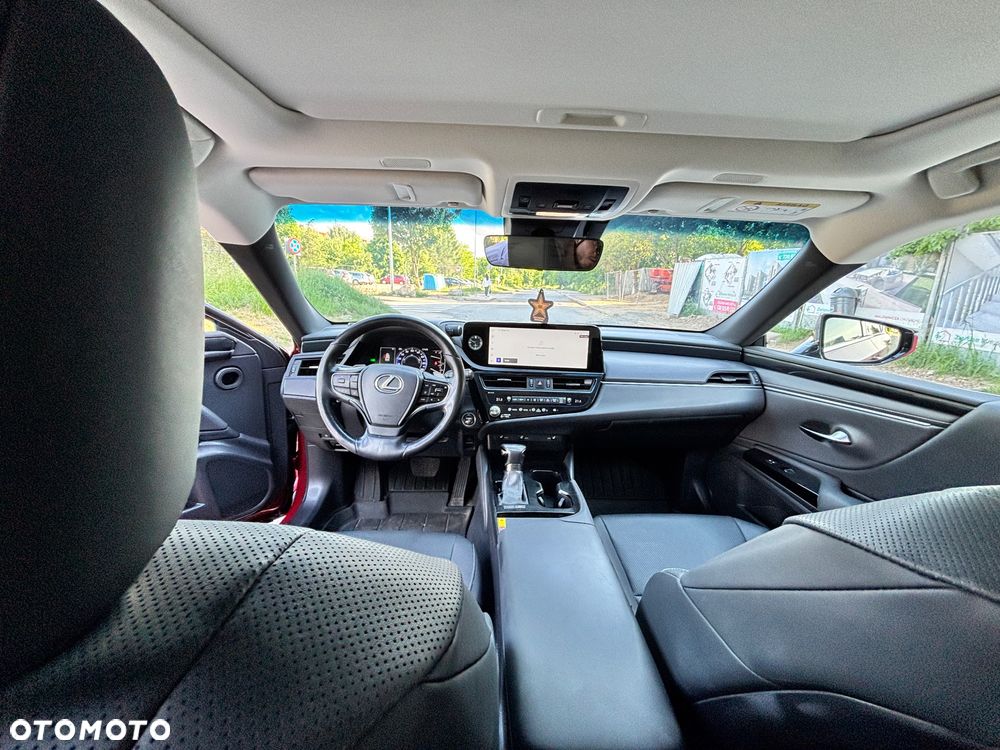 Lexus ES 300h Business Edition + - 9