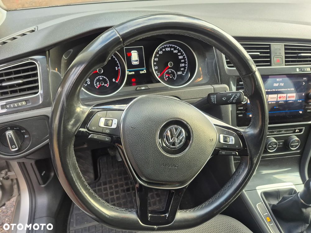 Volkswagen Golf 1.6 TDI BMT Comfortline - 11