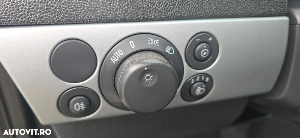 Opel Astra 1.6 Caravan - 16