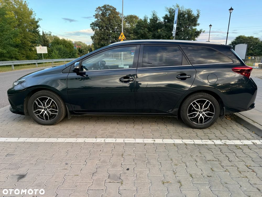 Toyota Auris 1.6 Premium - 5