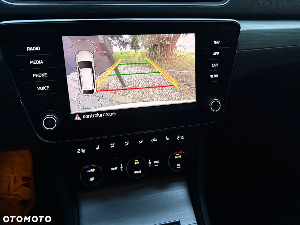 Skoda Superb 2.0 TDI SCR Ambition - 31