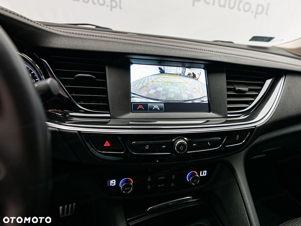 Opel Insignia - 18
