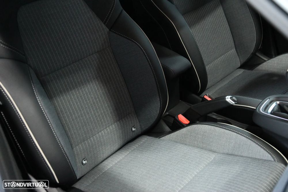 Renault Clio 1.0 TCe Techno Bi-Fuel - 10
