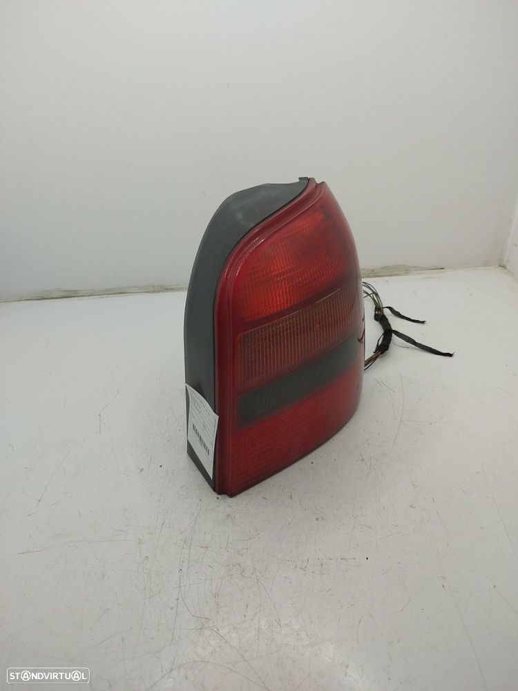 Farolim Stop Dto Audi A4 Avant (8D5, B5) - 2