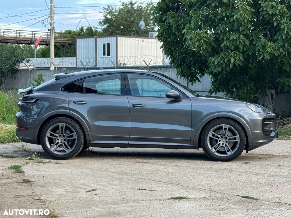 Porsche Cayenne Coupe E-Hybrid - 7