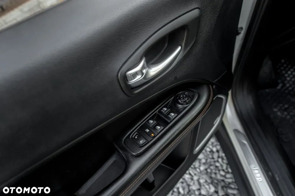 Jeep Compass 1.4 TMair Limited 4WD S&S - 28