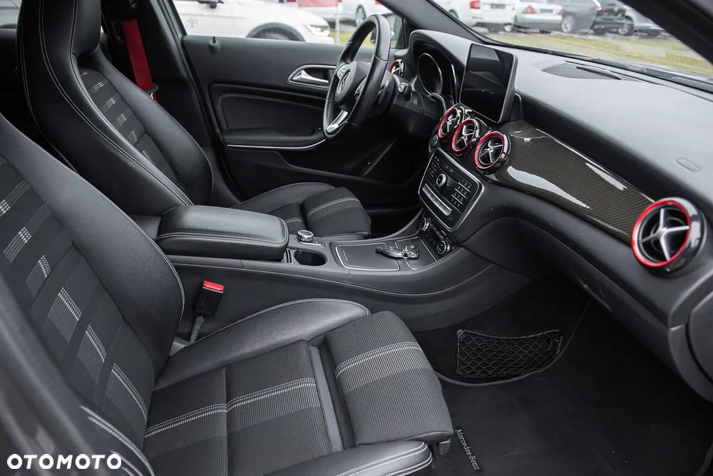 Mercedes-Benz GLA 200 7G-DCT Edition 1 - 31