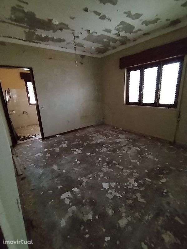Moradia T1 para venda - Grande imagem: 2/19