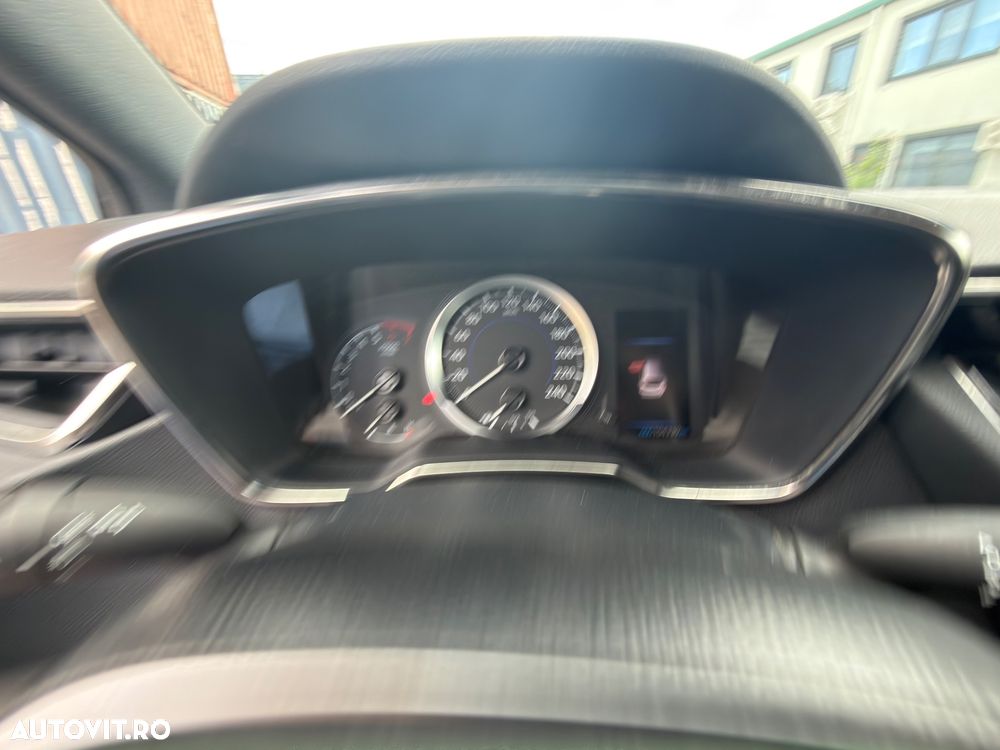 Toyota Corolla 1.8 HSD Business - 3