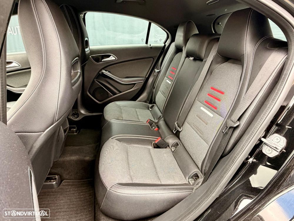 Mercedes-Benz A 180 d AMG Line - 12