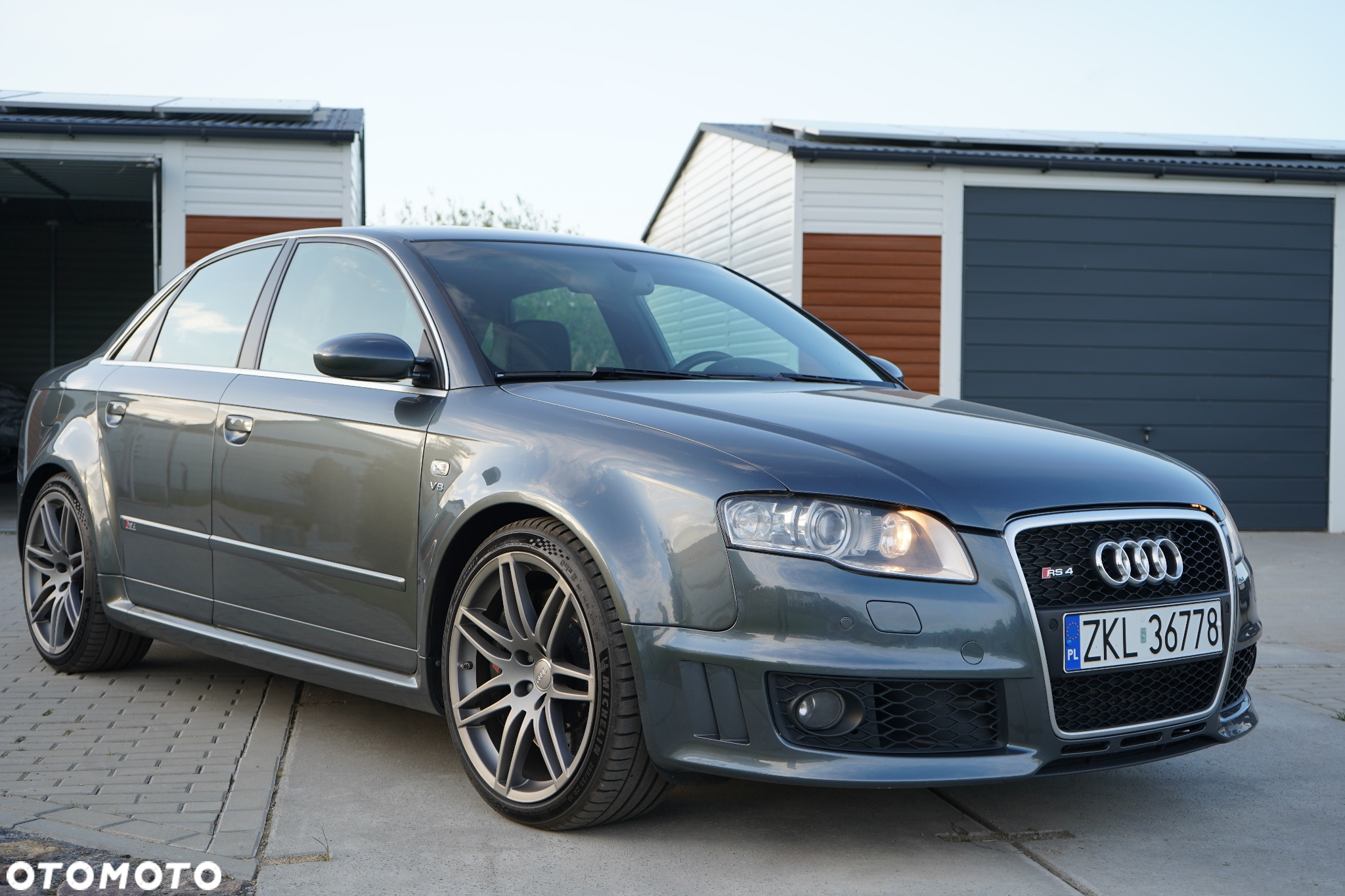 Audi RS4 Standard - 5