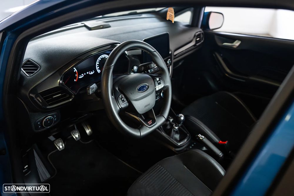 Ford Fiesta 1.5 EcoBoost S&S c/ Pack Pele Exclusiva ST - 10