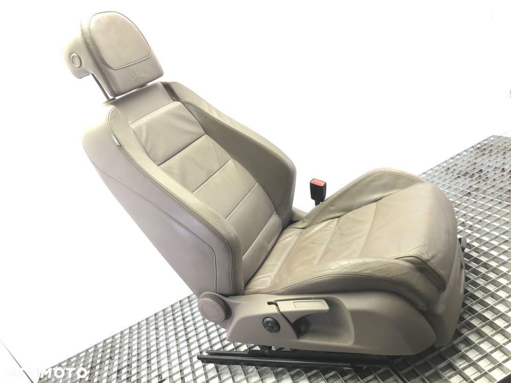 FOTEL PRAWY GTI - 279.00 PLN - VW GOLF V (1K1) 2003 - 2010 2.0 GTI 147 kW [200 KM] benzyna 2004 - - 7