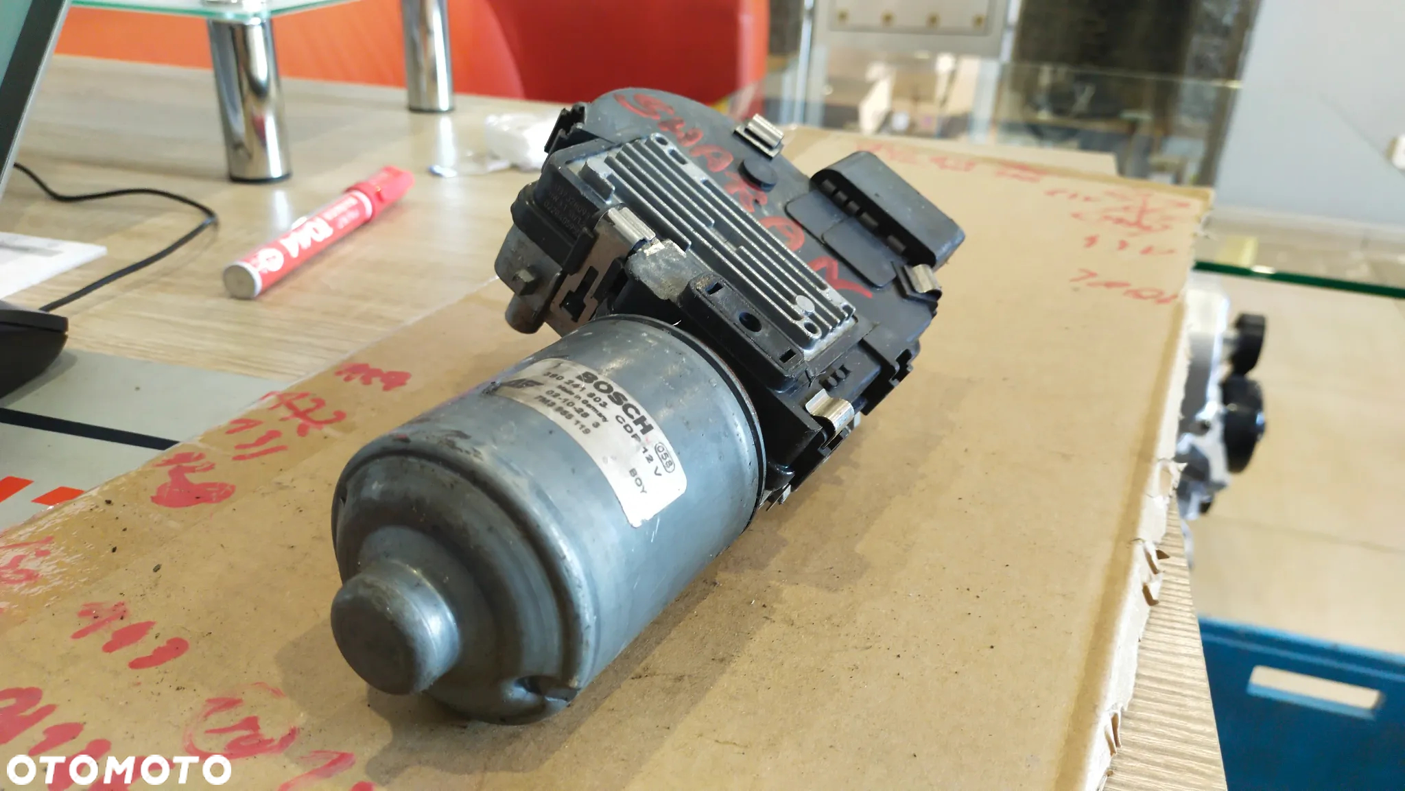 BOSCH Silnik wycieraczek 390 241 803CDF12V - 4