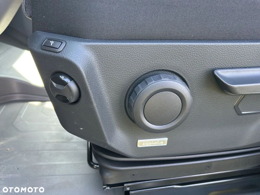 Volkswagen Crafter KONTENER MEBLOWY+WINDA/35 Podwozie z pojedynczą kabiną 2,0 l 163 KM manual r. o.: 4490 mm - 30