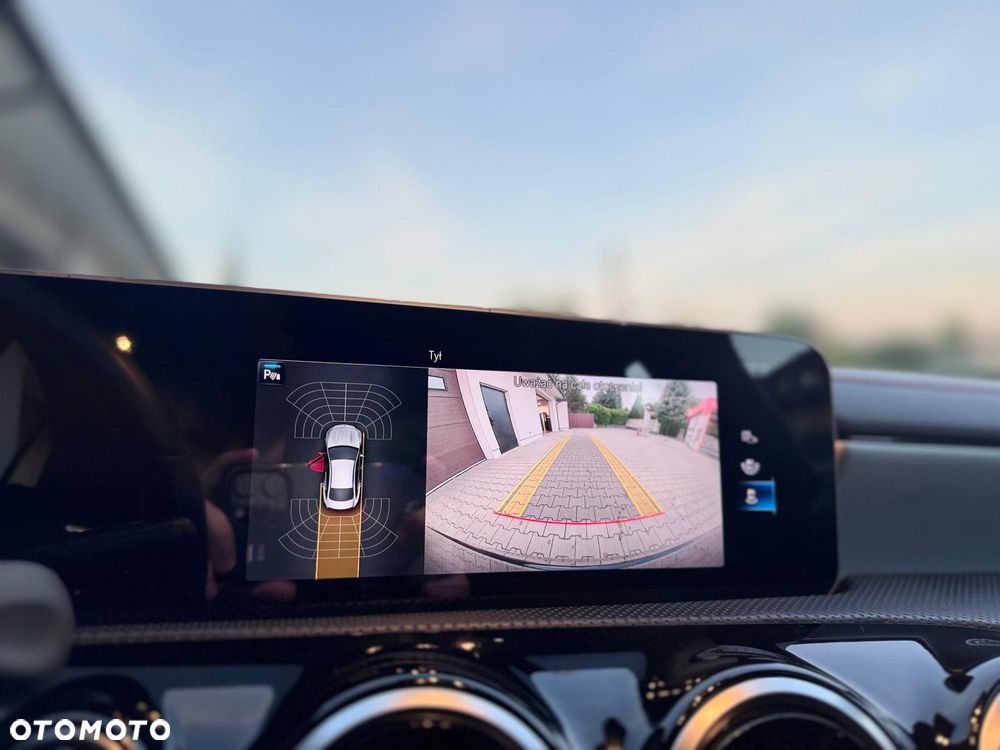 Mercedes-Benz CLA 180 AMG Line 7G-DCT - 17