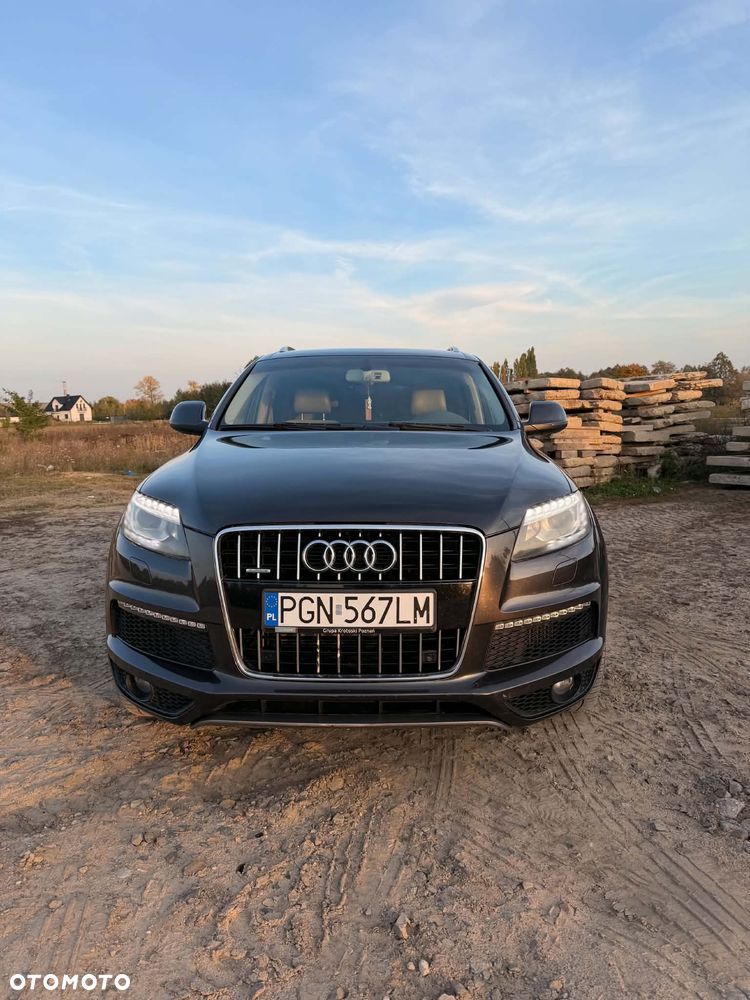 Audi Q7 2013 photo 2