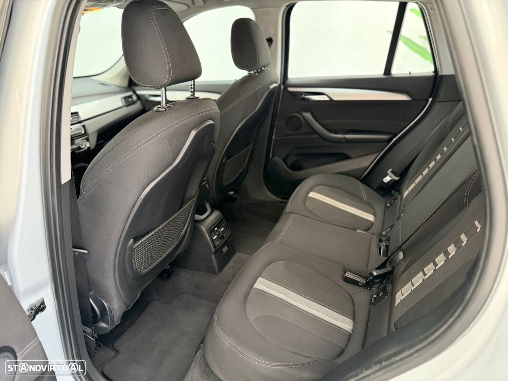 BMW X1 16 d sDrive Auto Line Sport - 7